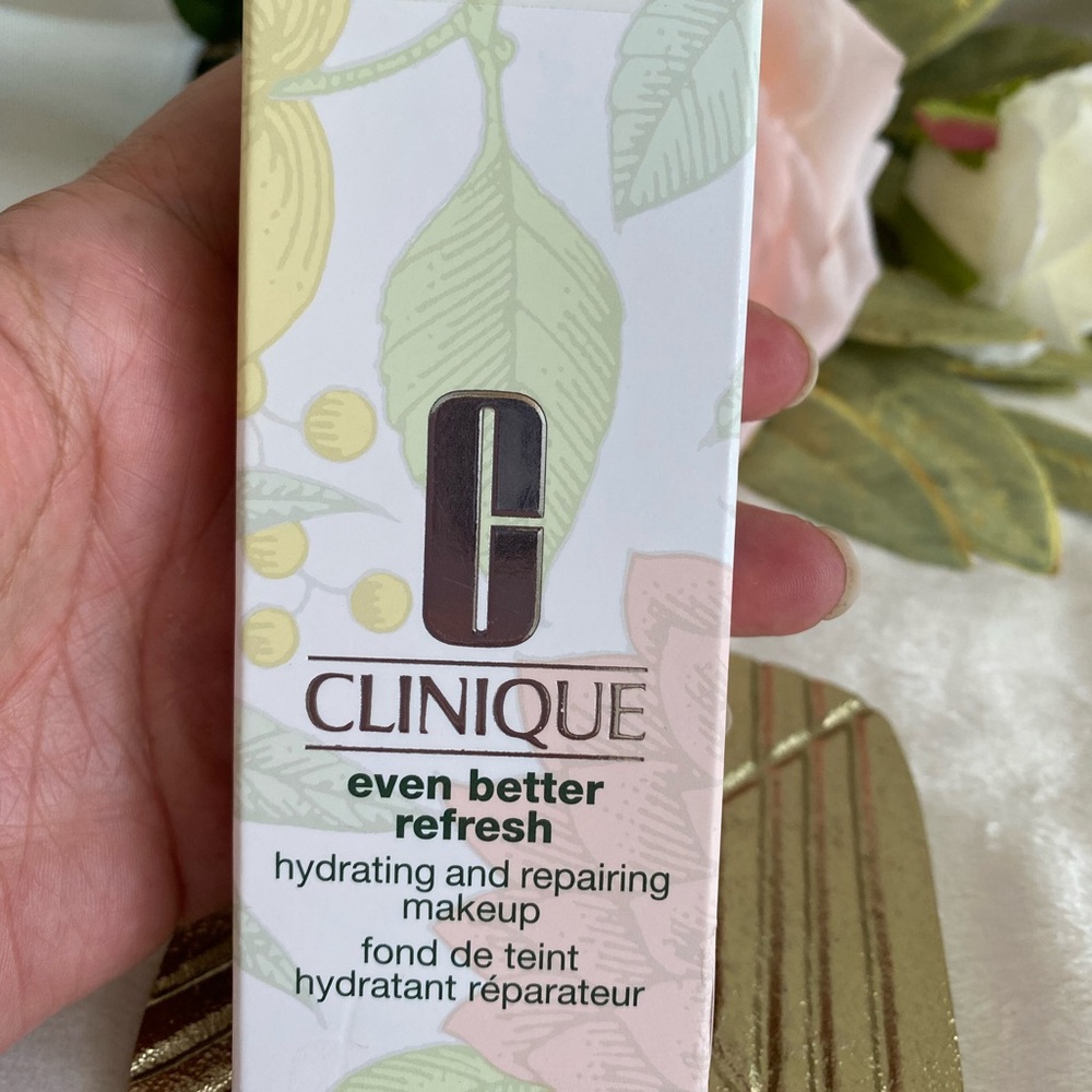 Clinique Even Better Refresh Foundation WN 44 TEA - Picture 3 of 7